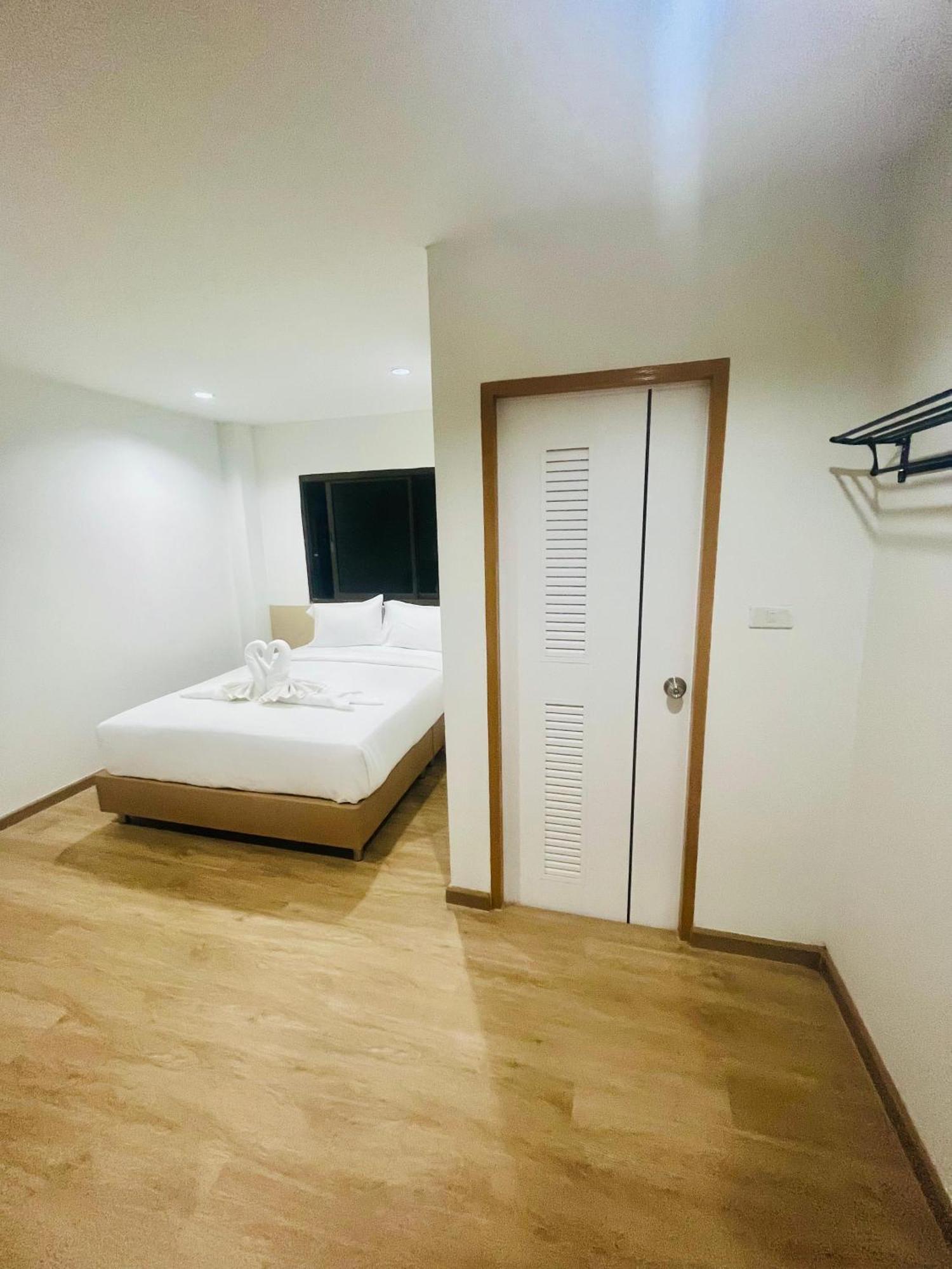 28 Boutique Hotel Patong Luaran gambar