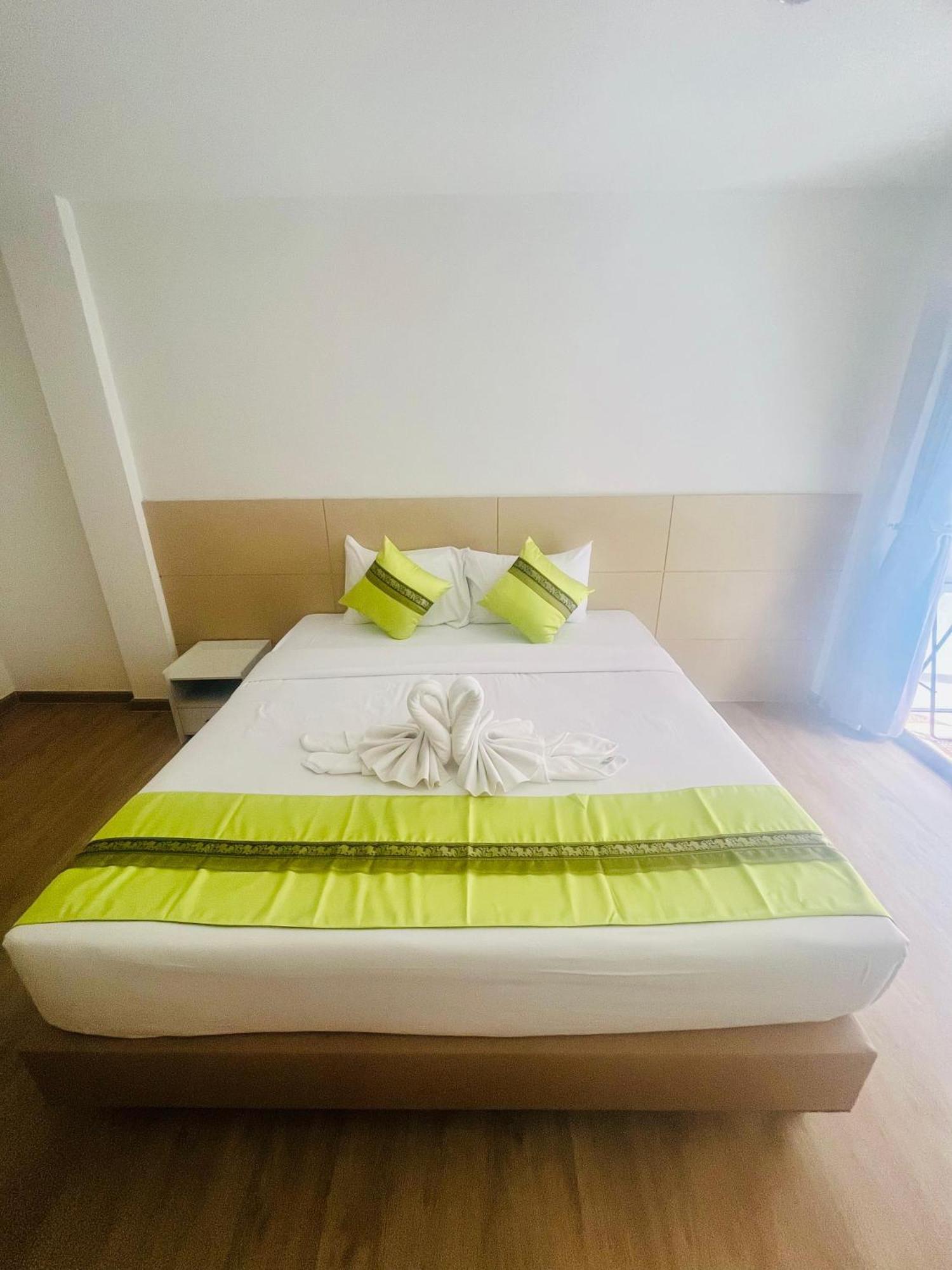 28 Boutique Hotel Patong Luaran gambar