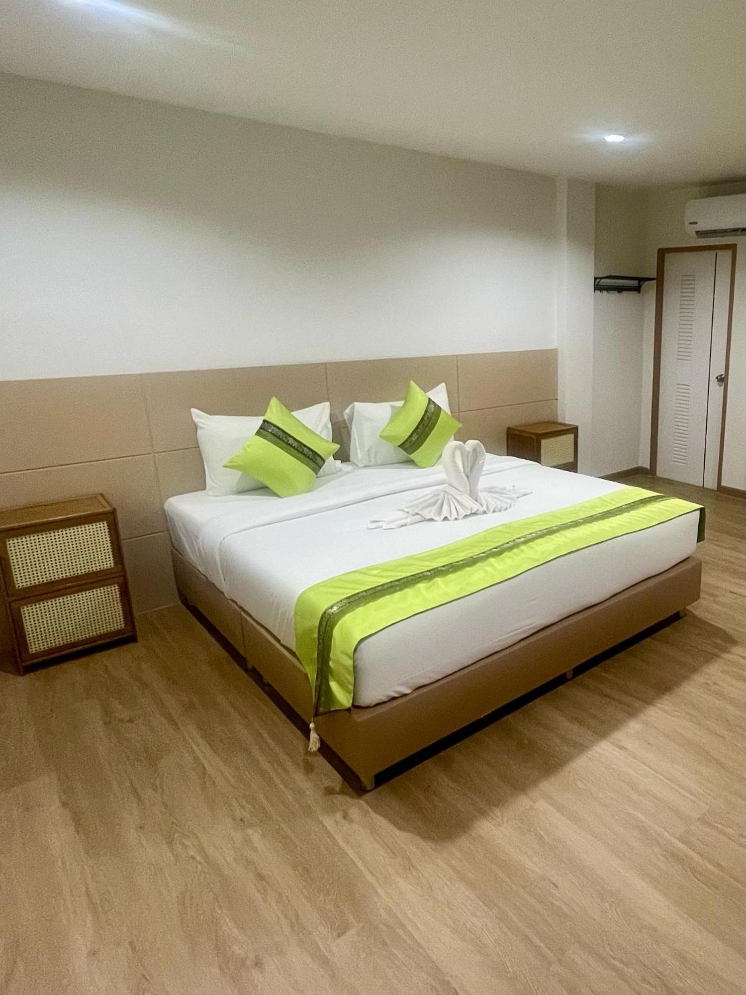 28 Boutique Hotel Patong Luaran gambar