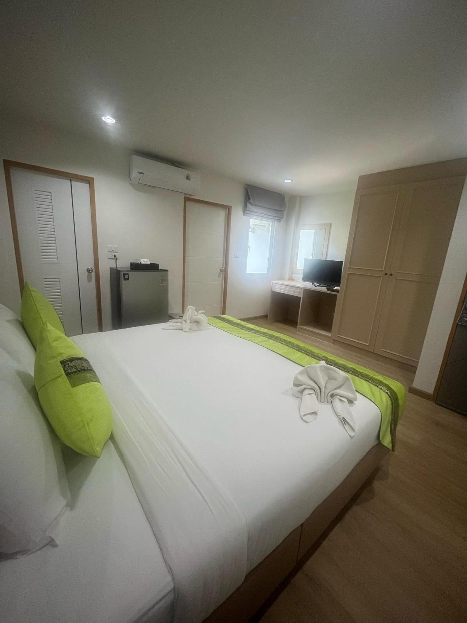 28 Boutique Hotel Patong Luaran gambar
